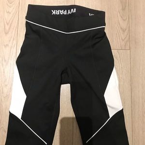 IVY PARK Other - Ivy Park Color Block Ankle Leggings (Size XS) IVY PARK Other - Ivy Park Color Block Ankle Leggings (Size XS)